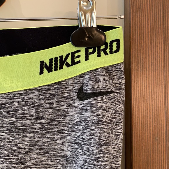 Nike pro small tights - Picture 2 of 4